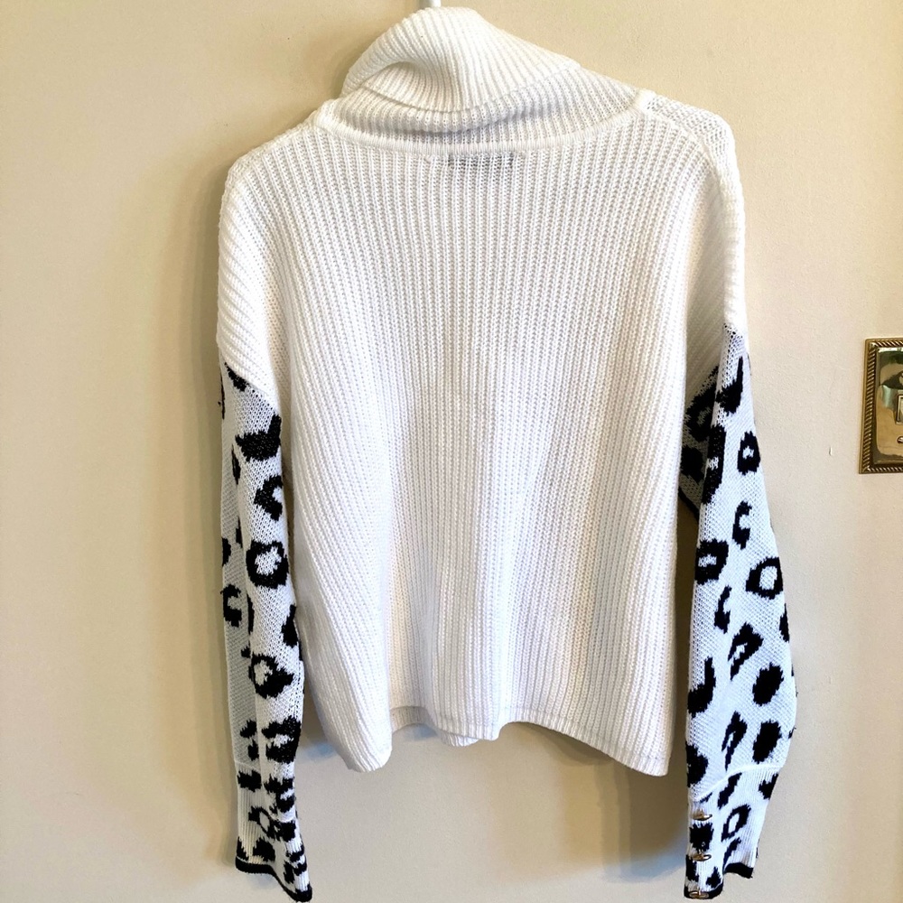 SHEIN Sweater - Picture 3 of 6